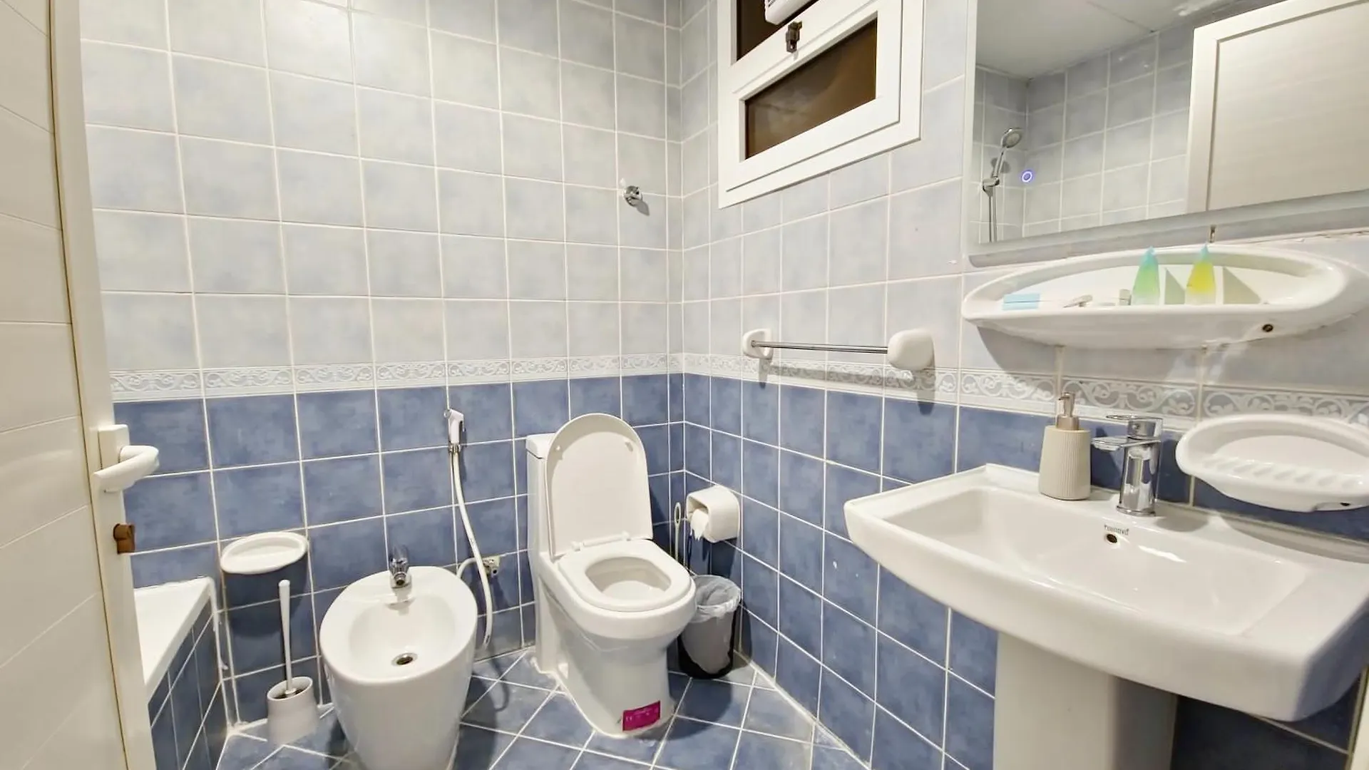 Harf22-G01-02 Cozy 2Br Apt In Abu Dhabi City Apartman