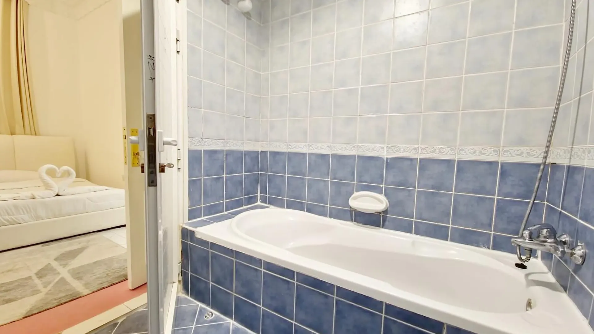 Harf22-G01-02 Cozy 2Br Apt In Abu Dhabi City 0*,  Egyesült Arab Emírségek